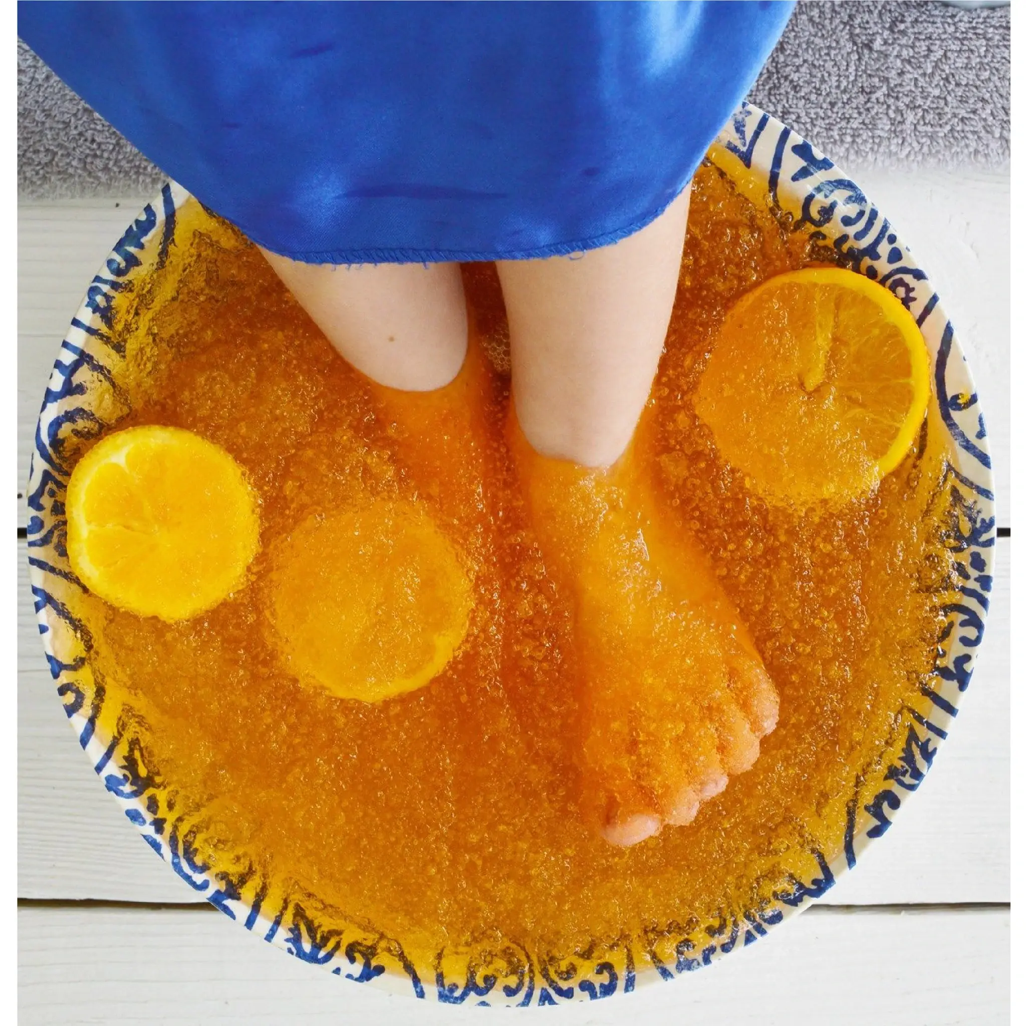 Get Jelly Pedicuer for a smooth and glowing skin
